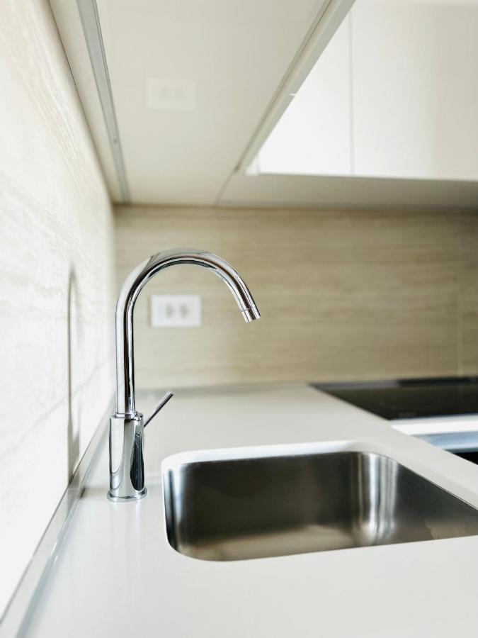 Luxury Waterfront View - BW Apartment River View Belgrado Buitenkant foto