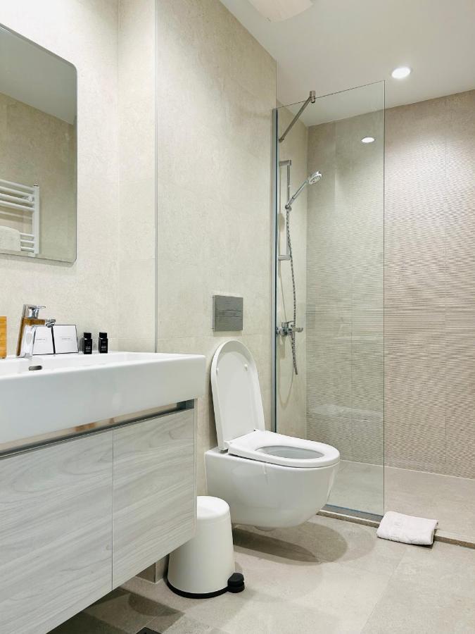 Luxury Waterfront View - BW Apartment River View Belgrado Buitenkant foto